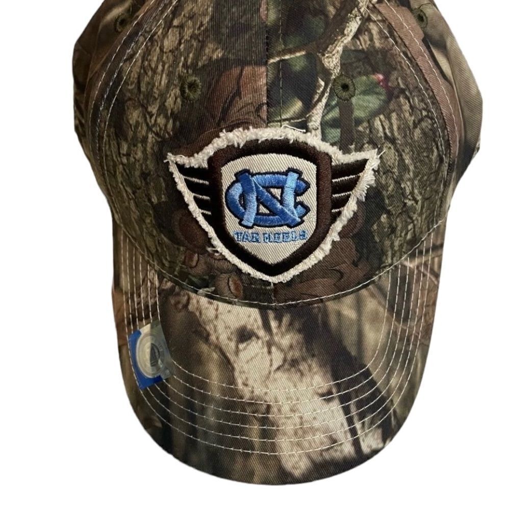 🎊🎊NCAA Men’s Camo Wings Hat North Carolina Tar Heels.